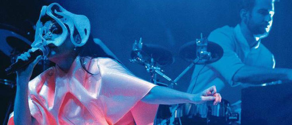 Utopische Maske: Björk beim Primavera-Festival.