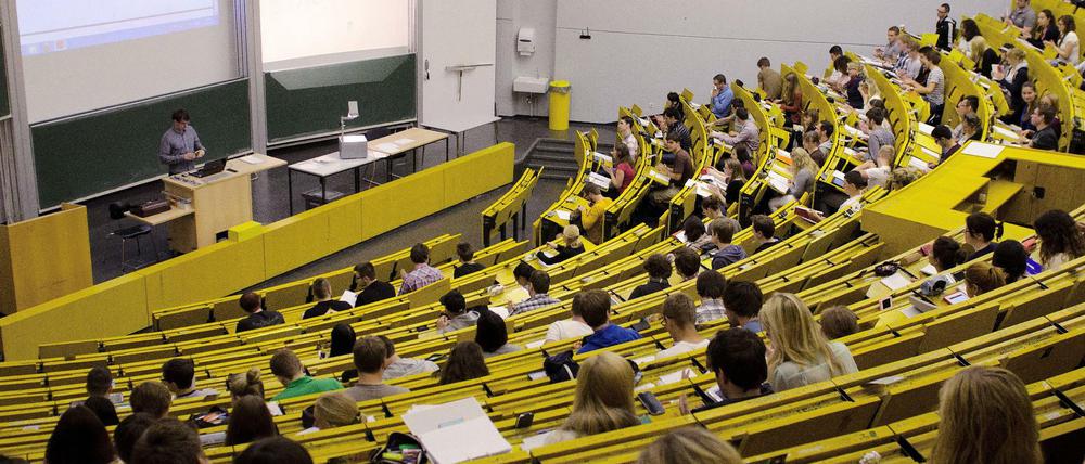 Nur 24 Prozent der Technikstudierenden gehen für ein Semester ins Ausland.