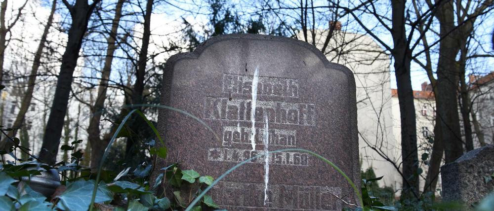Wohnen auf dem Friedhof? Planungsunterlagen für Mariendorf liegen aus