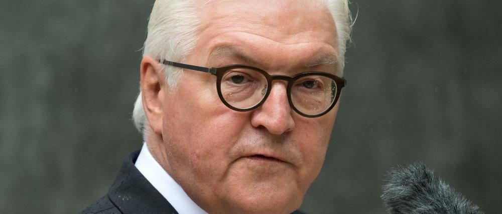 Bundespräsident Frank-Walter Steinmeier spricht während des Festaktes in Tiergarten.