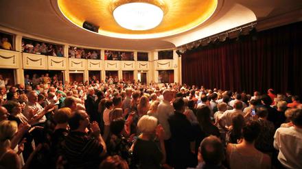 Die letzte Veranstaltung im Theater am Kurfürstendamm.