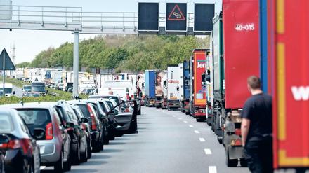 Solch eine Rettungsgasse ist am Montag auf der A24 nicht entstanden.