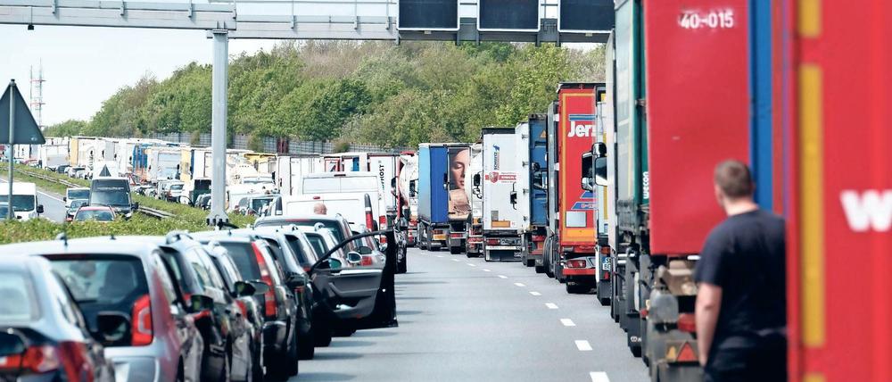 Solch eine Rettungsgasse ist am Montag auf der A24 nicht entstanden.