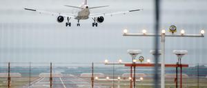 Die Flugzeuge in Hamburg fliegen wieder.