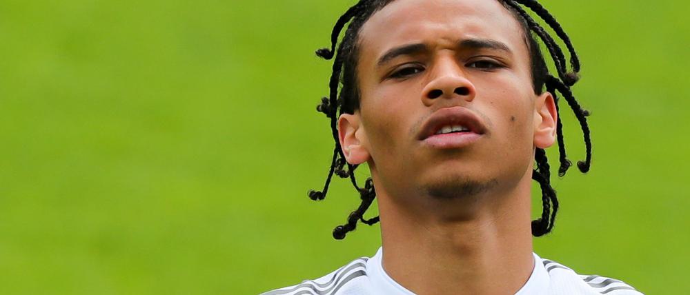 Ausgedribbelt. Leroy Sané von Manchester City darf erstmal seinen Urlaub planen.