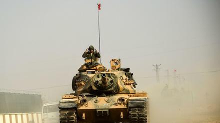 Türkische Einheiten sollen schon 30 Kilometer tief auf irakischem Boden stehen, heißt es in Ankara.