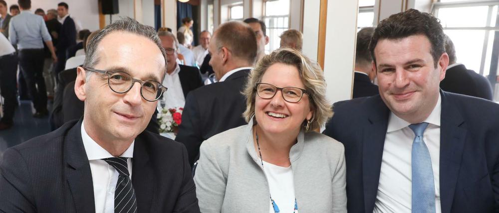 Außenminister Maas, Umweltministerin Schulze und Arbeitsminister Heil auf der SPD-Spargelfahrt