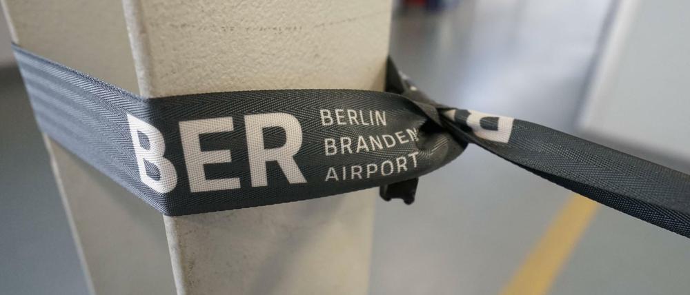 Vertrauter Anblick. Vorerst wird sich daran nichts ändern: Der BER bleibt abgesperrt. Er ist ja eine Baustelle.