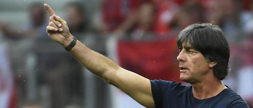 Nicht einer, sondern vier müssen gehen. Bundestrainer Joachim Löw.