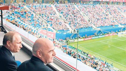Big Business. Kreml-Chef Putin und FIFA–Boss Infantino beim Confed-Cup 2017 in St. Petersburg.