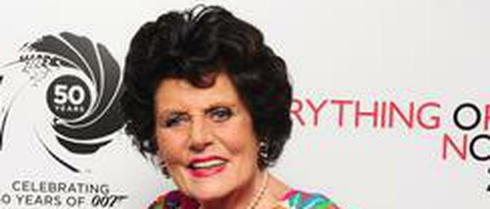 Die Schauspielerin Eunice Gayson 2012 in London auf der Bond-Jubiläumsgala.