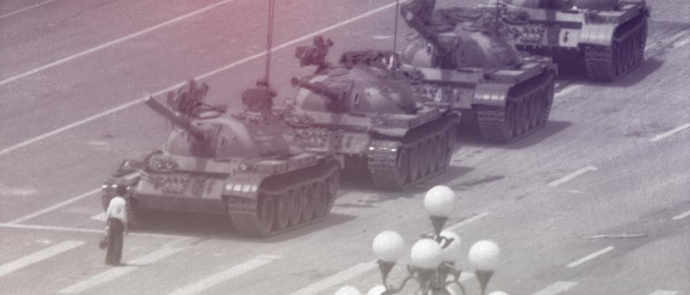 Das Foto des „Tank Man“ ging in die Geschichte ein – seine Identität ist bis heute unbekannt.