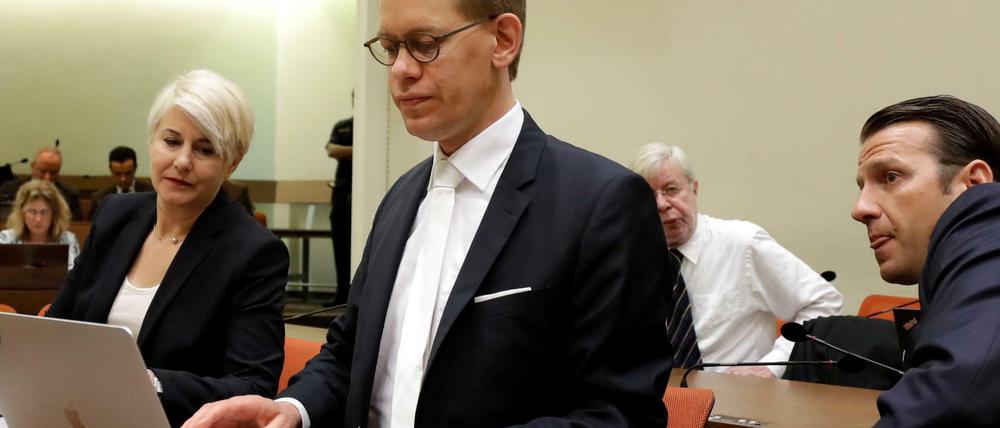 Die ursprünglichen Pflichtverteidiger Zschäpes, Wolfgang Stahl, Wolfgang Heer und Anja Sturm (von rechts nach links).