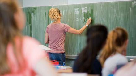 Berlin will die knappen Bewerber nicht mehr wegen einer paar fehlenden Stempeln vergraulen.
