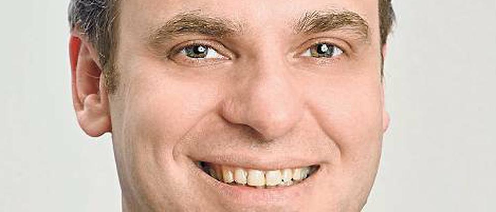 DJV-Chef Frank Überall berichtet, dass Mitarbeiter von TV-Sendern nur noch unter dem Schutz von Bodyguards filmen.