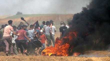 Protestierende Palästinenser in Gaza