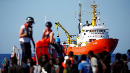 Das Rettungsschiff "Aquarius" im Mittelmeer