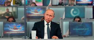 Wladimir Putin, Präsident von Russland, beantwortet bei der jährlichen TV-Show «Direkter Draht» die Fragen von Bürgern.