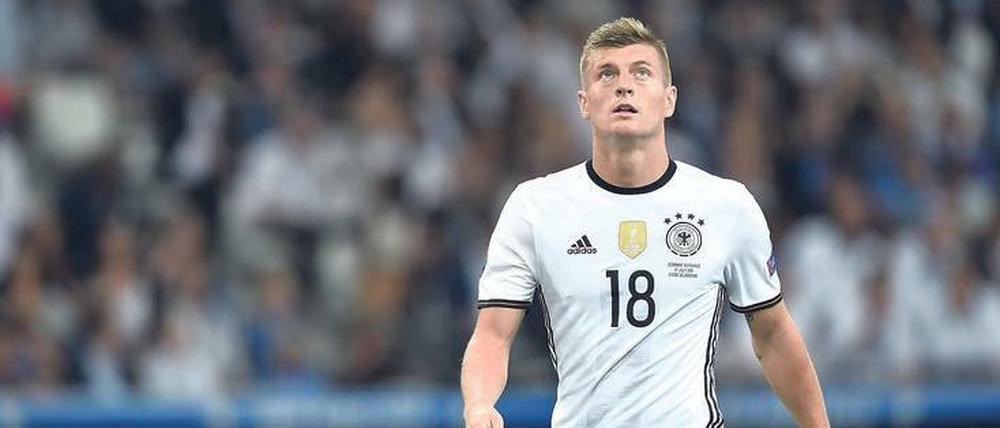 Mit dem Europameistertitel klappte es 2016 nicht. Vielleicht aber steht Toni Kroos im Sommer 2018 im Zenit seiner Schaffenskraft.