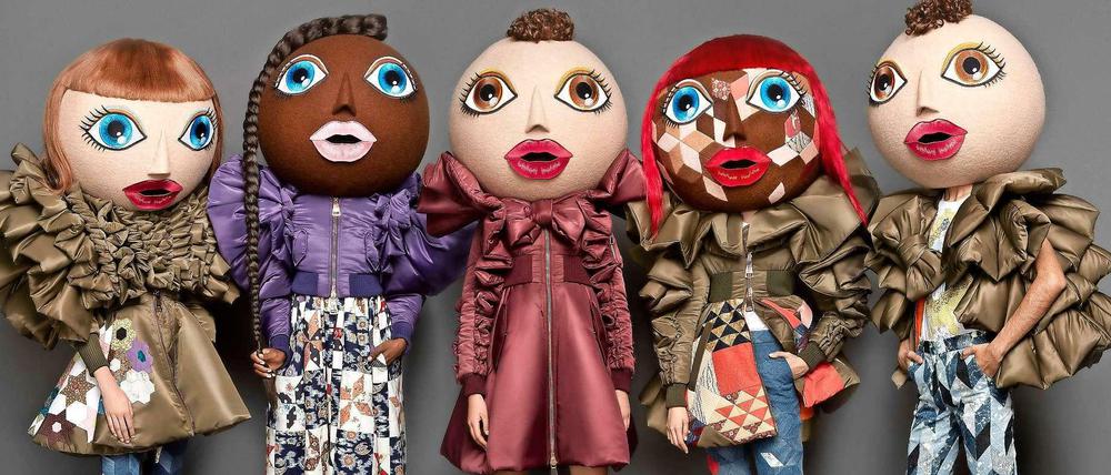 Action Dolls. Viktor &amp; Rolf arbeiten normalerweise mit kleinen Puppen - für diese Kollektion machten sie alles ein bisschen gewaltig.