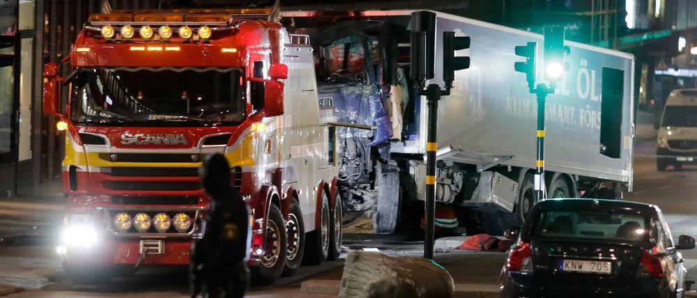 Für den Terroranschlag in der Stockholmer Innenstadt mit fünf Toten muss ein IS-Anhänger lebenslang ins Gefängnis.