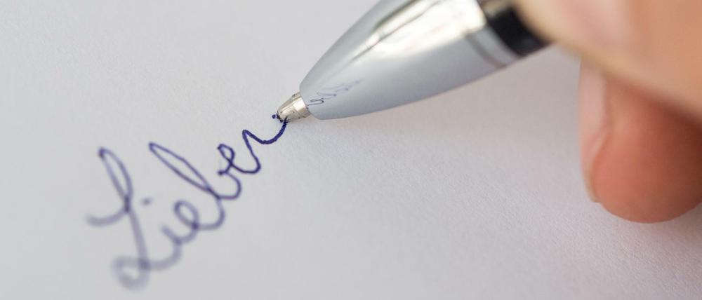 Kann auch schöne Handschrift: der Kugelschreiber.