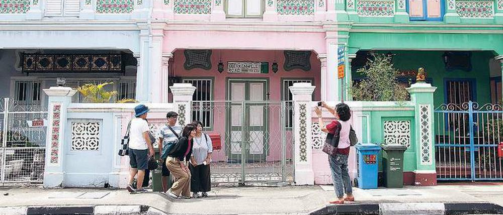 An kaum einem anderen Ort treffen so viele Volksgruppen zusammen wie in Singapur. Das Viertel Joo Chiat mit seinen Shophouses ist einmalig auf der Welt. 