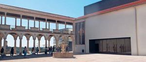 Vereint. Der Neubau des Museums schließt an die historische Loggia an.
