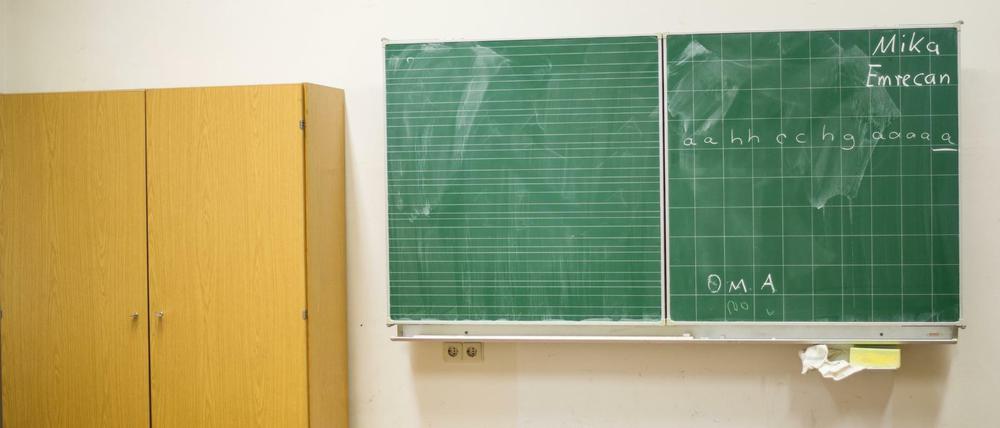 Bonjour tristesse. Viele Berlins Schulen leiden unter Lehrermangel und veralteter Ausstattung. 