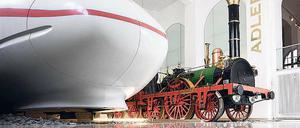 Im Historischen Eisenbahnmuseum kann man die Replik der ersten deutschen Dampflok "Adler" bestaunen.