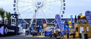 Riesenrad und Budenzauber: Das Gelände der Computermesse Cebit in Hannover ist komplett neu gestaltet.