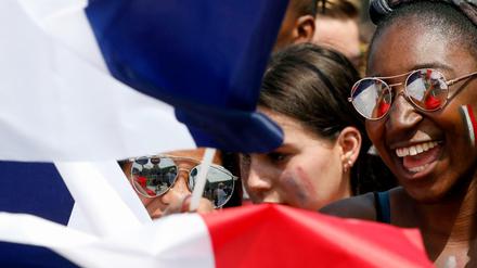  Für jeden Fußballfan gibt es den passenden Rahmen – ob ganz groß auf der Straße des 17. Juni, in luftigen Höhen mit Ausblick oder mit der ganzen Familie am Spielplatz.