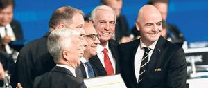 Hat gut lachen: fifa-Chef Gianni Infantino (r.).