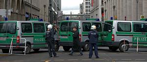 Berlins Polizisten haben hunderte Überstunden angesammelt.