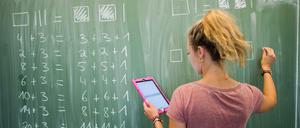 Menschen, die Schülern das Rechnen beibringen, sind in Berlin Mangelware.