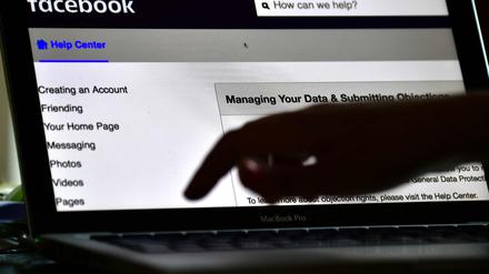 Die französischen Gesetzgeber wollen gegen die Verbreitung von "Fake News" über Plattformen wie Facebook vorgehen. 