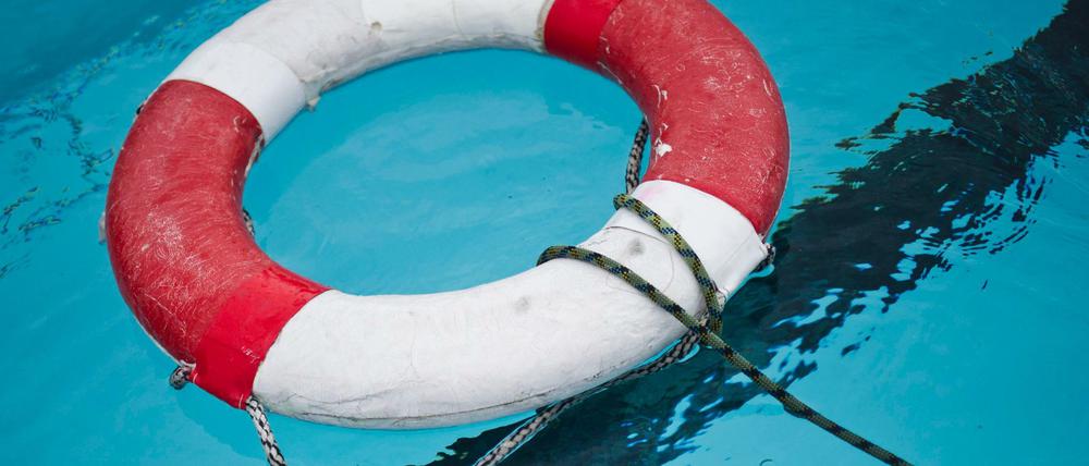 Ein Mädchen wurde mit dem Rettungsring gerettet.