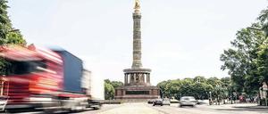 Fahrgeschäft. Für den Bau einer Zwei-Zimmer-Wohnung werden im Schnitt 155 Tonnen Baumaterial durch die Stadt bewegt. 