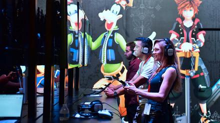 Auf Spielemessen wie der E3 in Los Angeles probieren nicht nur männliche Gamer die neuen Titel aus.