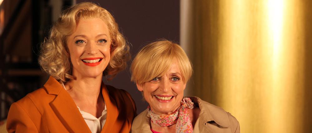 Heike Makatsch und Katharina Thalbach (v.l.) stehen in Babelsberg für den gleichnamigen Film vor der Kamera.
