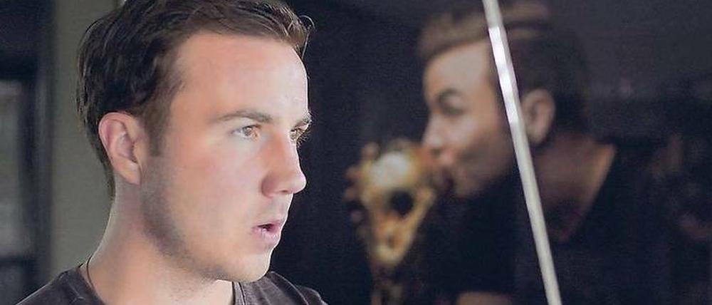 Karrierebrüche. Mario Götze, ein hochtalentierter Spieler, der Deutschland zum Weltmeistertitel schoss und der nun nicht zum Team zählt, das den Titel verteidigen soll.