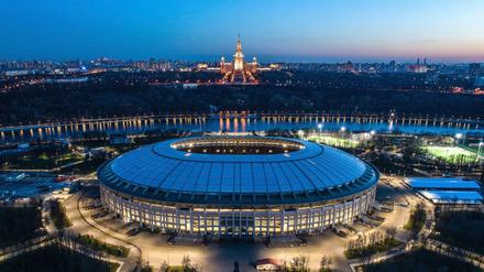 Blick am Abend über das Stadion Luschniki in Moskau.
