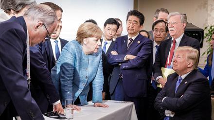 Trump sitzt einem Teil der Welt gegenüber und lässt sich offenbar wenig beeindrucken.  