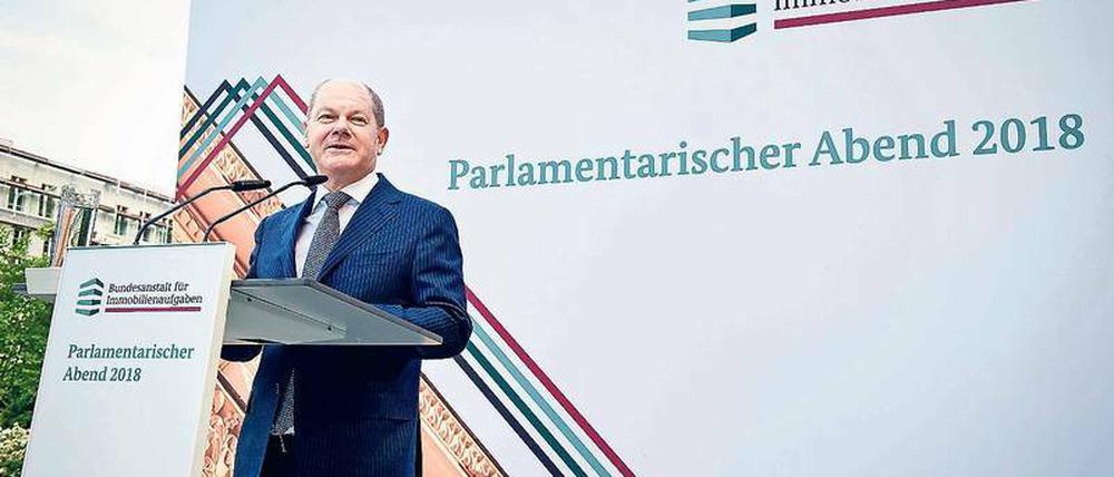 Auf dem Sommerfest der Bima am vergangenen Dienstag. Die Mitarbeiter dürften die Rede von Olaf Scholz nicht als launig empfunden haben.