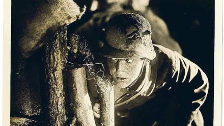 Szene aus „Westfront 1918“, dem ersten Tonfilm von Meisterregisseur Georg Wilhelm Pabst, der 1930 ins Kino kam. 