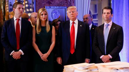 Donald Trump mit Kindern Eric, Ivanka und Donald Jr.