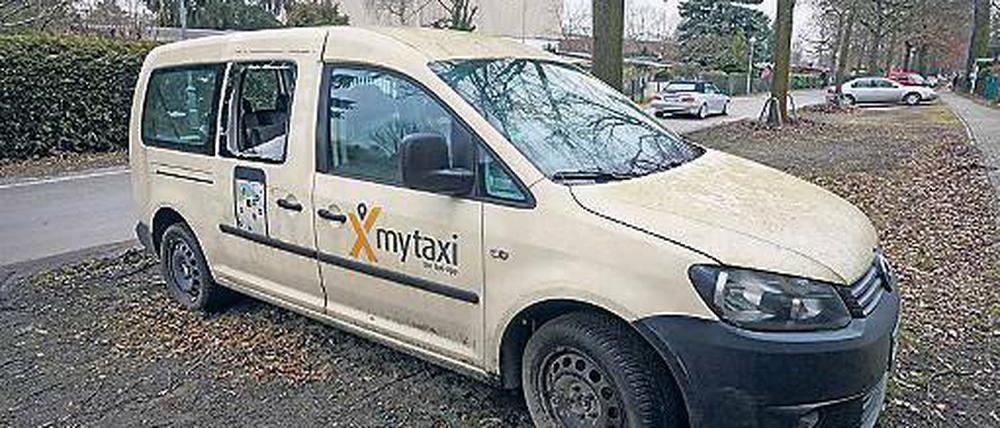 Wrack des Anstoßes. Das Schrott-Taxi war lange ein Ärgernis in Spandau.