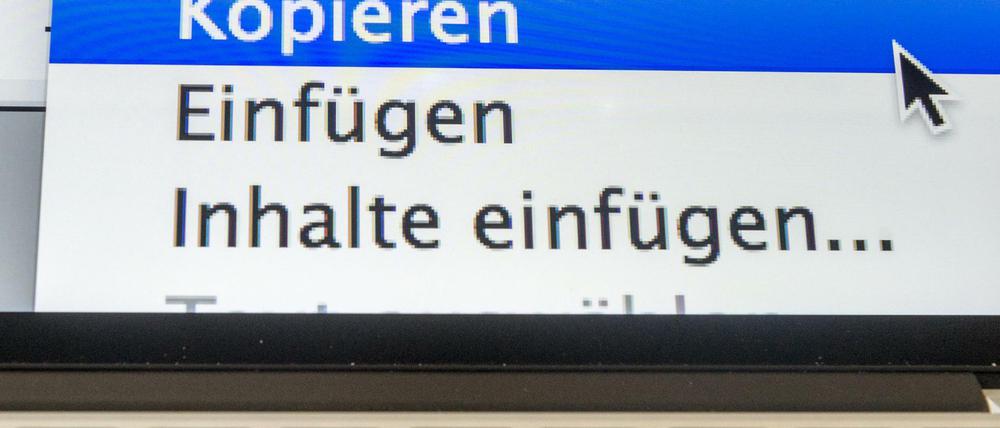"Kopieren" steht auf dem Monitor eines Laptops.