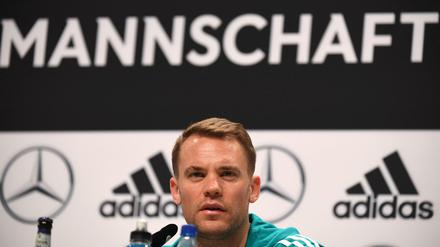 Ansage vom Kapitän: Manuel Neuer.