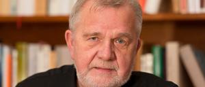 Der deutsche Philosoph und Schriftsteller Rüdiger Safranski in seinem Wohnhaus in Badenweiler.